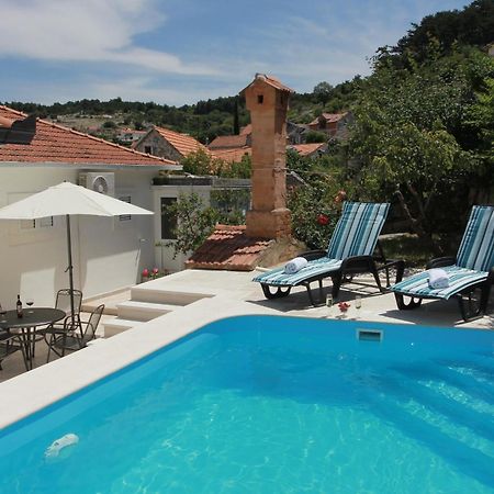 Holiday House Pine Tree Nerezisca Exterior foto