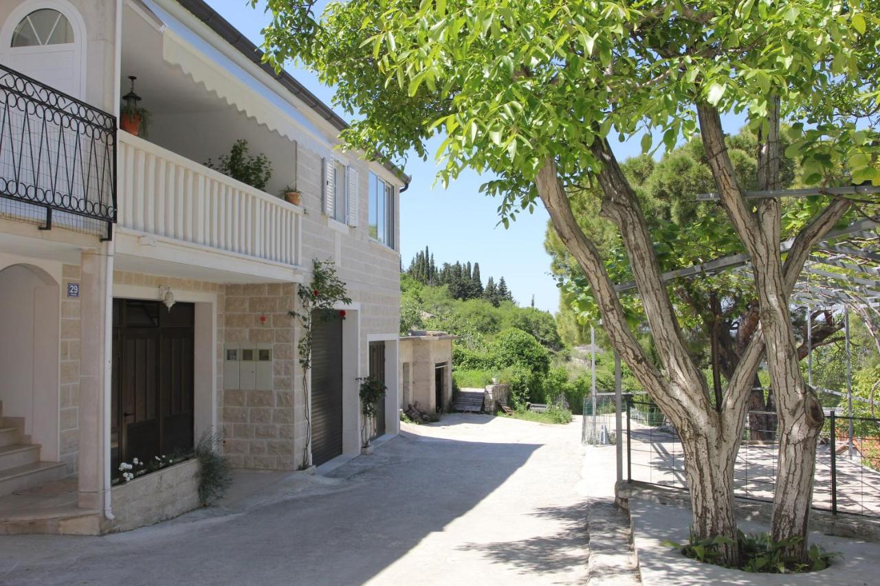 Holiday House Pine Tree Nerezisca Exterior foto