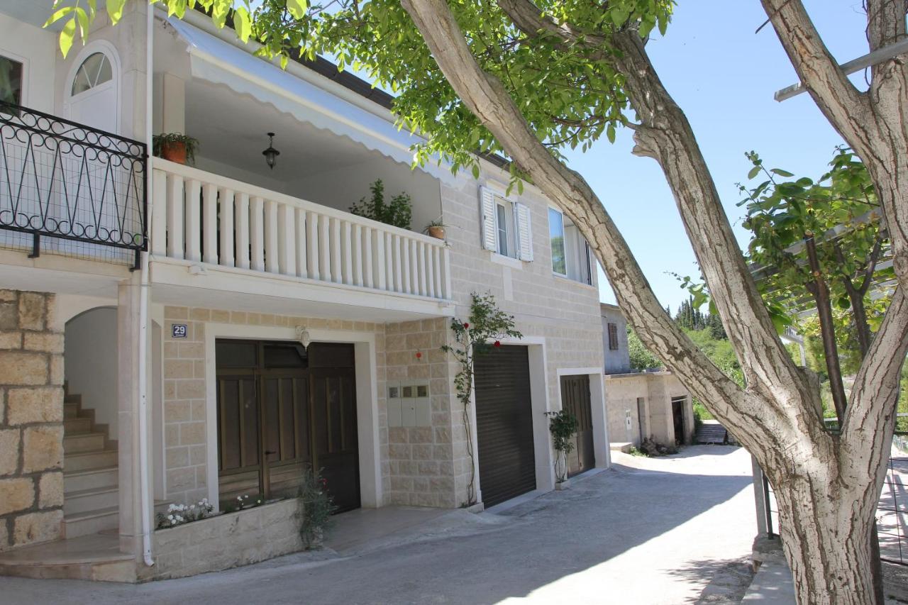 Holiday House Pine Tree Nerezisca Exterior foto
