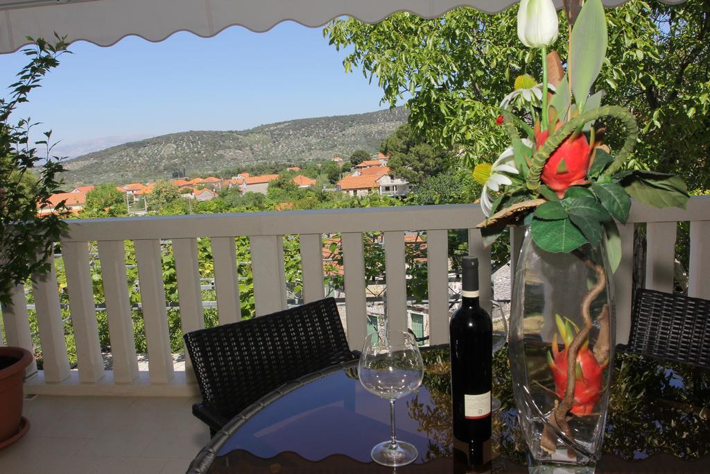 Holiday House Pine Tree Nerezisca Exterior foto