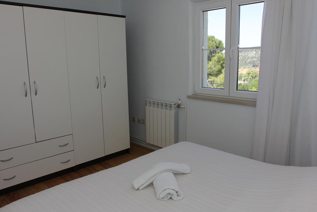 Holiday House Pine Tree Nerezisca Exterior foto