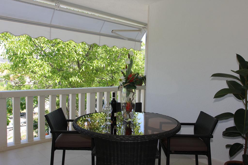 Holiday House Pine Tree Nerezisca Exterior foto