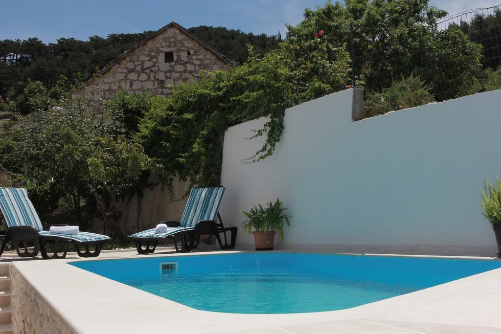 Holiday House Pine Tree Nerezisca Exterior foto