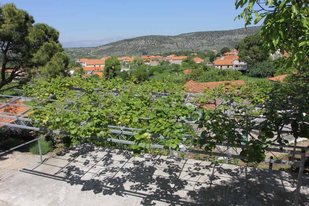 Holiday House Pine Tree Nerezisca Exterior foto
